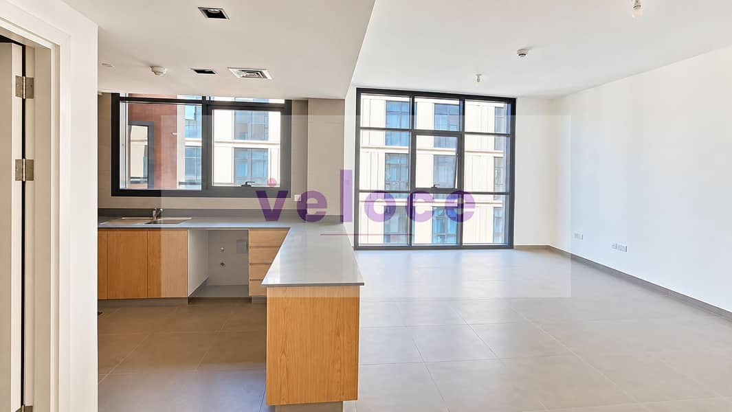 2 Bright Modern Empty Apartment Interior. png