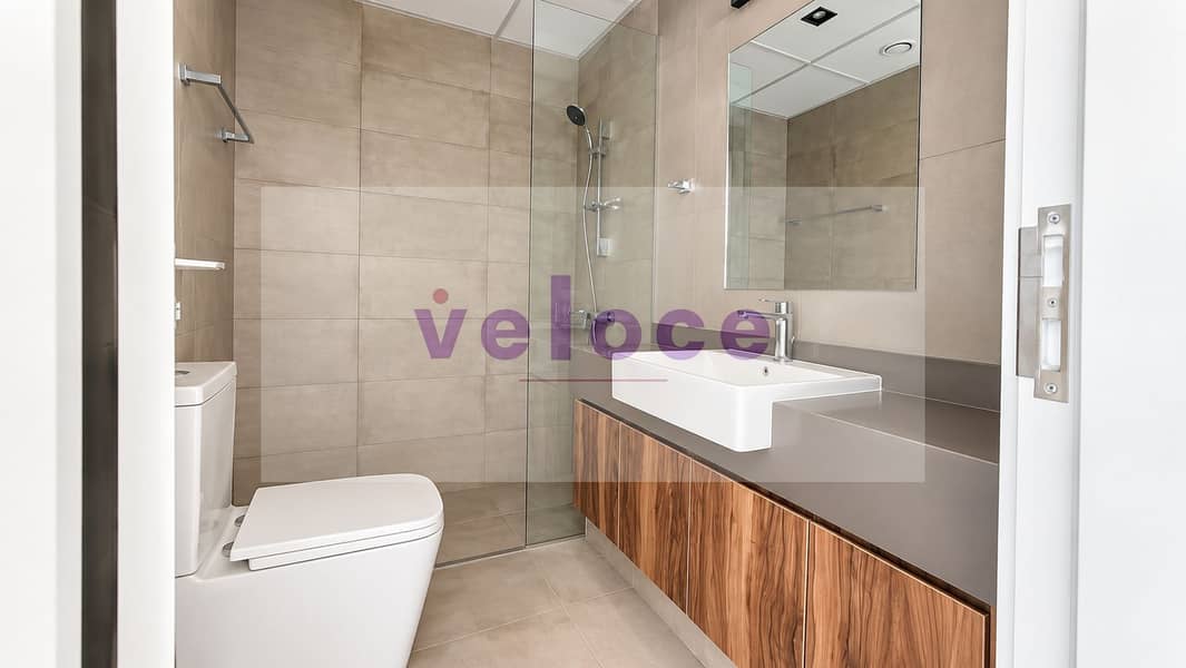 12 Modern Minimalist Bathroom Interior. png