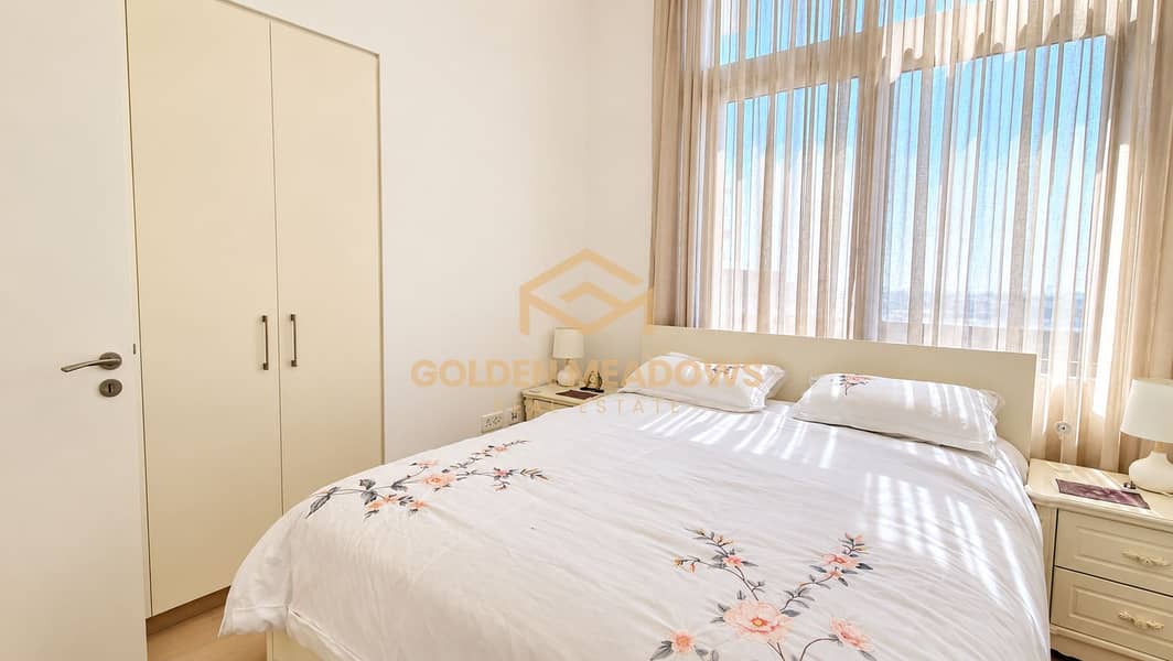 6 Sunlit Floral Bedroom Retreat. png