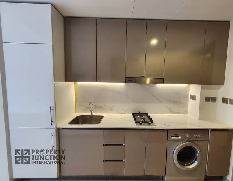 2 AziziRiver8_Interior_Kitchen. png
