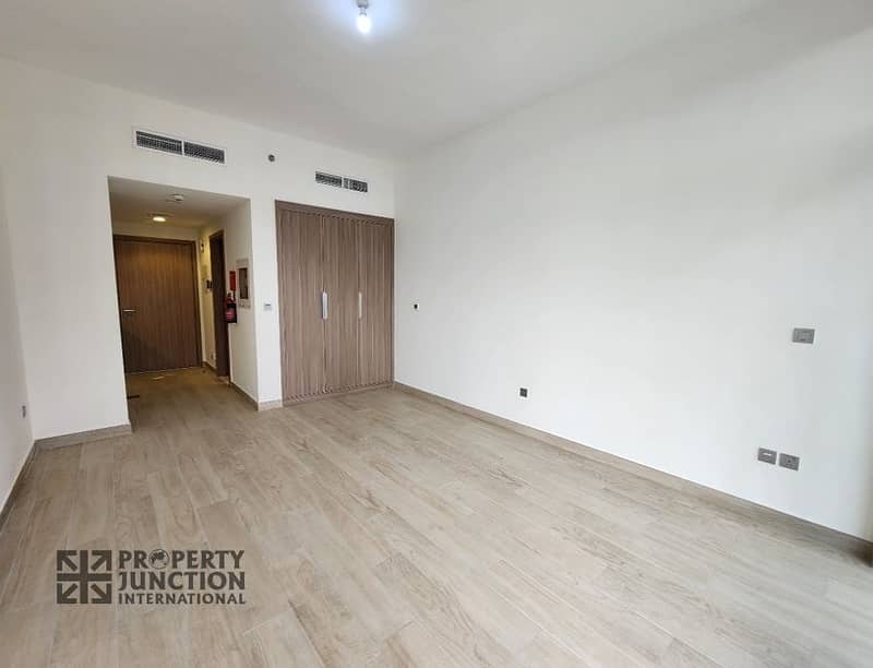 4 AziziRiver8_Interior_Detail_01. png