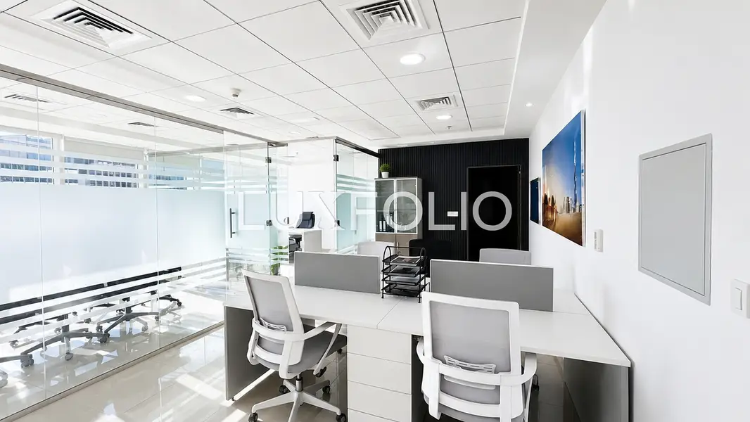 Furnished | Partitioned | 2 Parkings