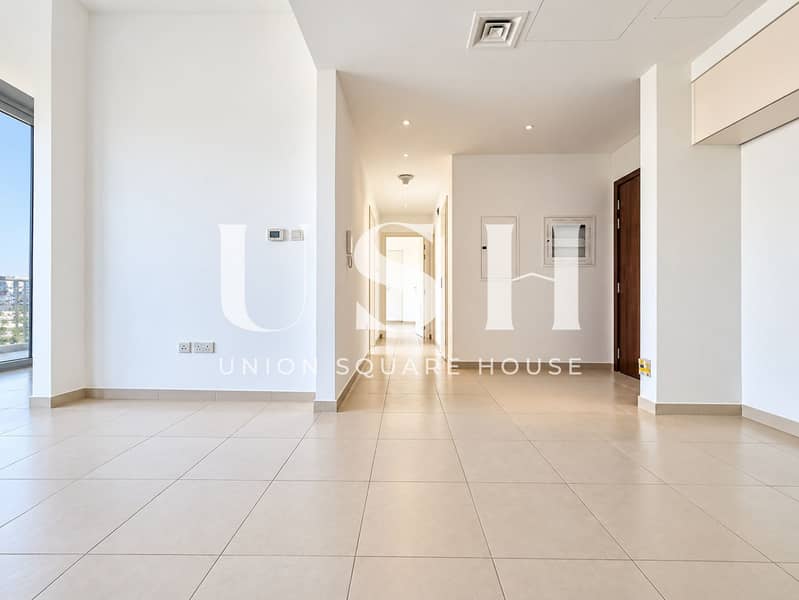 4 Bright Minimalist Apartment Hallway. png