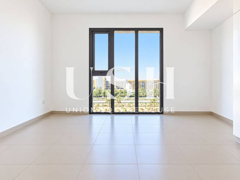 9 Minimal Room with City Window View. png