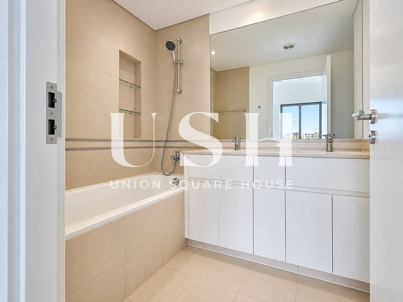 10 Modern Beige Bathroom Interior. png