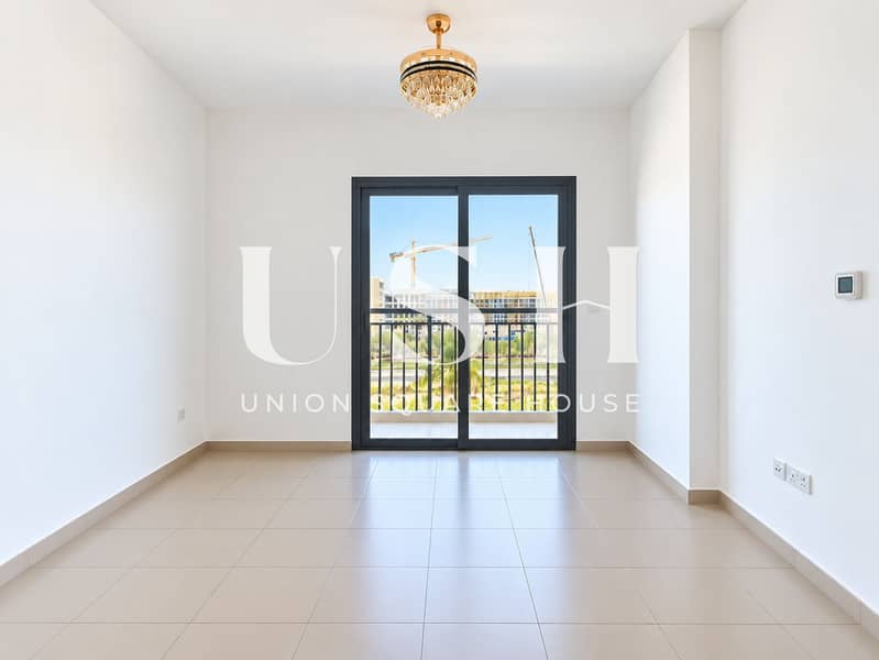 13 Symmetrical Room with Cityscape Balcony Views. png