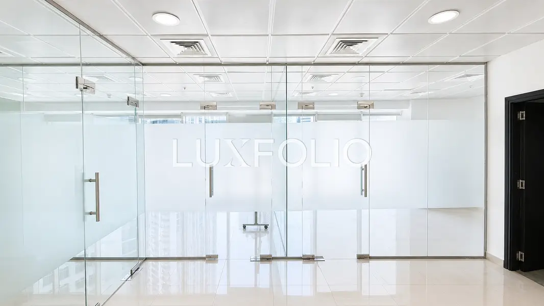 Fitted | 3 Partitions | Bright