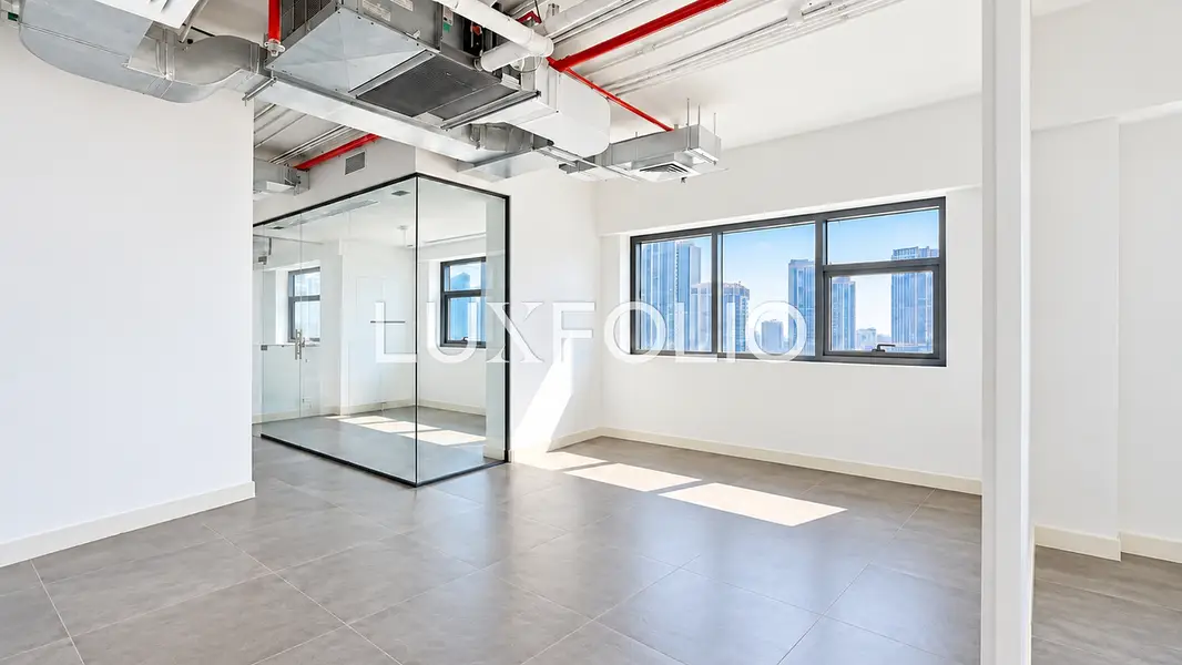 Fitted Office | High Floor | 6 Parking | Vacant