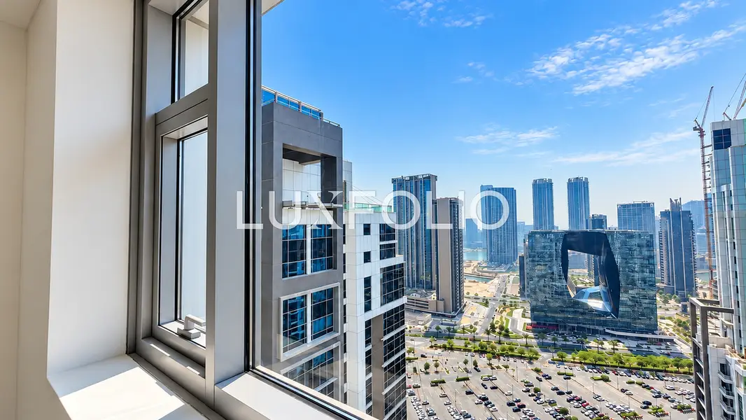 Fitted Office | High Floor | 6 Parking | Vacant