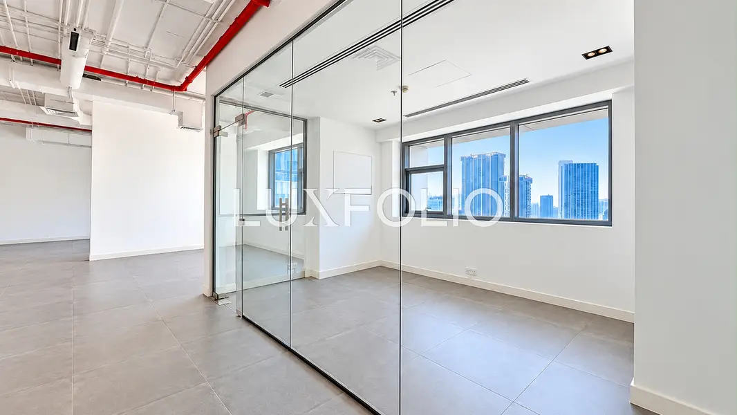 Fitted Office | High Floor | 6 Parking | Vacant