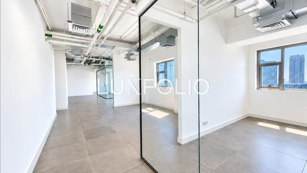 Fitted Office | High Floor | 6 Parking | Vacant