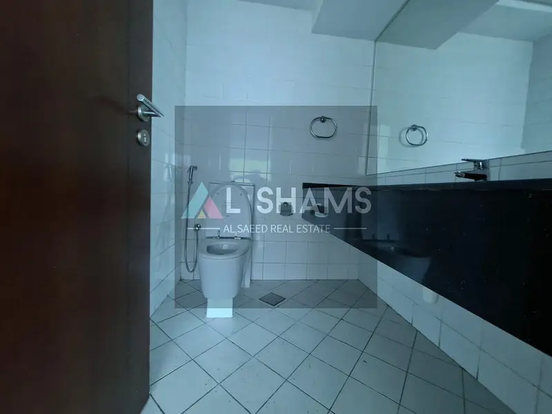 Chiller free | Luxurious Office On prime Location | 118k