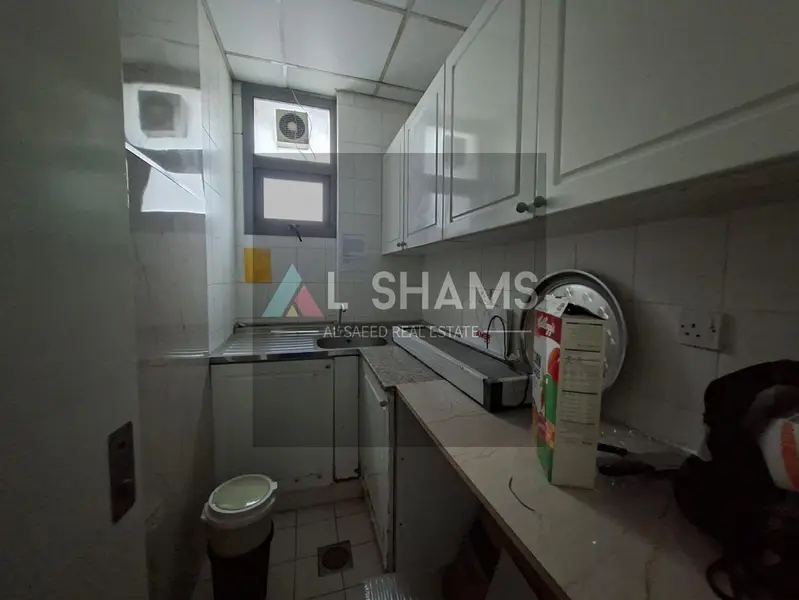 Chiller free Fitted Office with partition Near Metro St