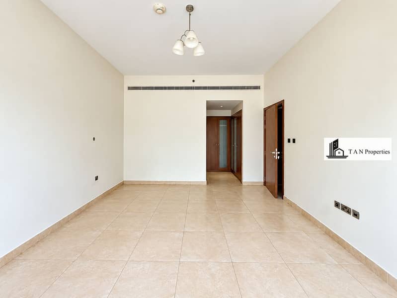 5 Minimalist Apartment Interior with Pendant Light. png