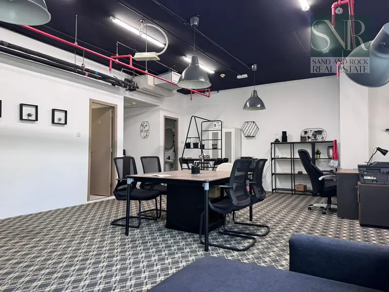 DMCC|Open Layout|Lake View