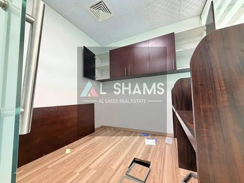 1100 Sqft | Out-Standing Fitted Office | Glass Partition