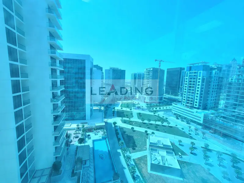 Prime Fitted Office | Quick Highway Access | Zero Traffic | Business Bay