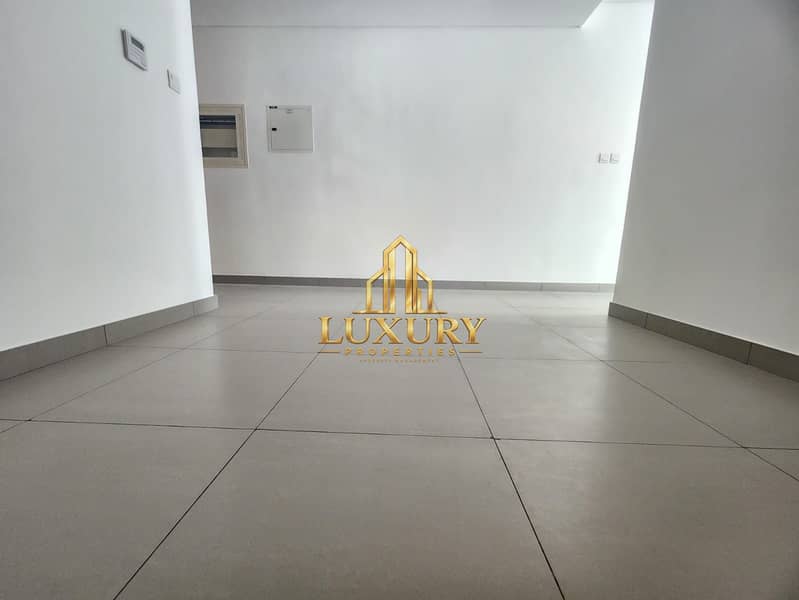 10 fca6d4a7-72ff-4c5d-91c4-eecf7cf6971e. jpg