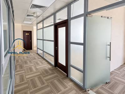 Office te Huur in Business Bay, Dubai - Neutral Daylight Office Corridor. png Office te Huur in Business Bay, Dubai - Neutral Daylight Office Corridor. png