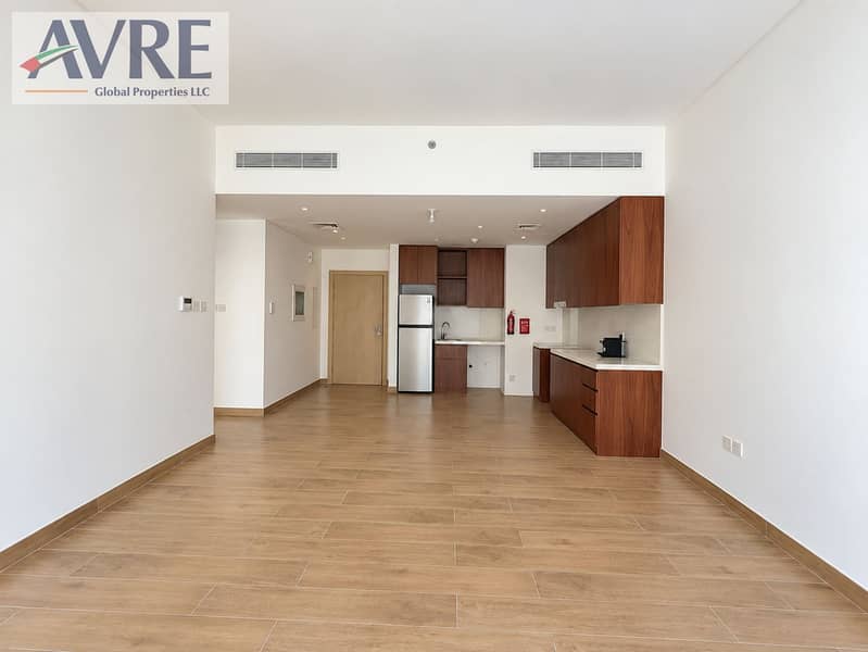 2 Modern Empty Apartment with Open Kitchen. png