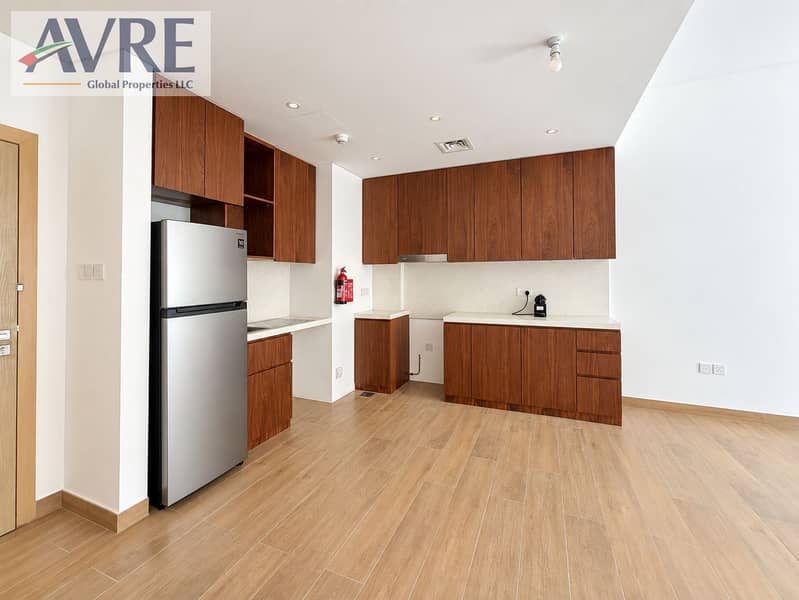 3 Bright Modern Kitchen Interior. png