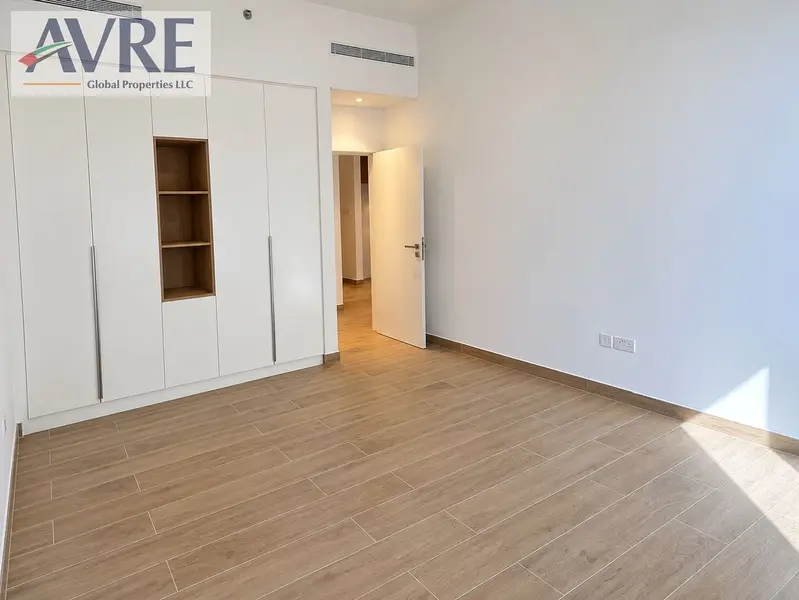 Semi-Furnished | Bright Layout | Direct Waterfront Access