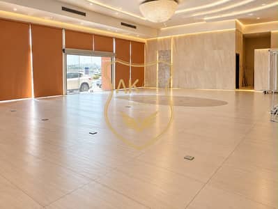 Showroom para en Alquiler en Deira, Dubai - 50c8787c-57e9-4e86-9712-f97c81cccf9a. jpg Showroom para en Alquiler en Deira, Dubai - 50c8787c-57e9-4e86-9712-f97c81cccf9a. jpg