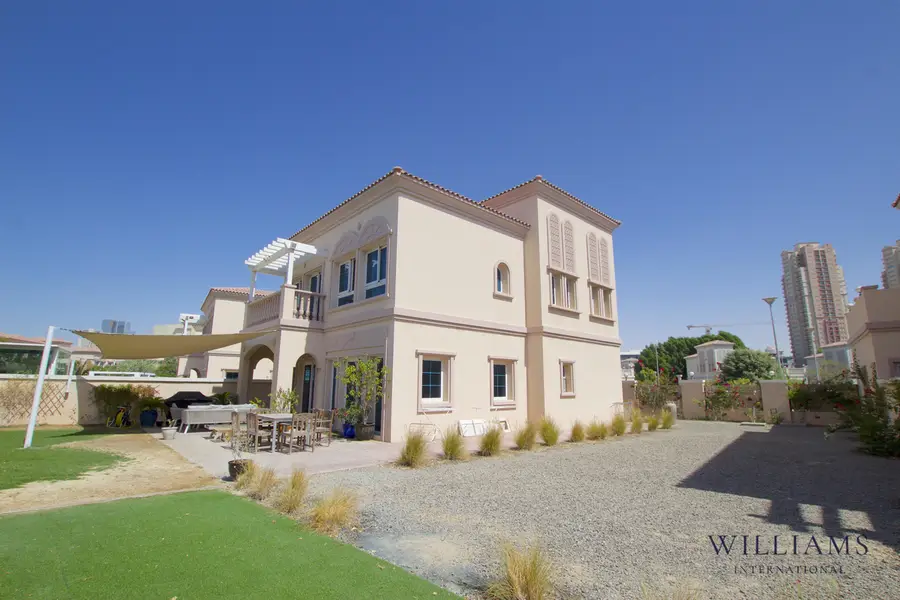 2 BED | LARGE PLOT |CENTRAL LOCATION |CALL TO VIEW