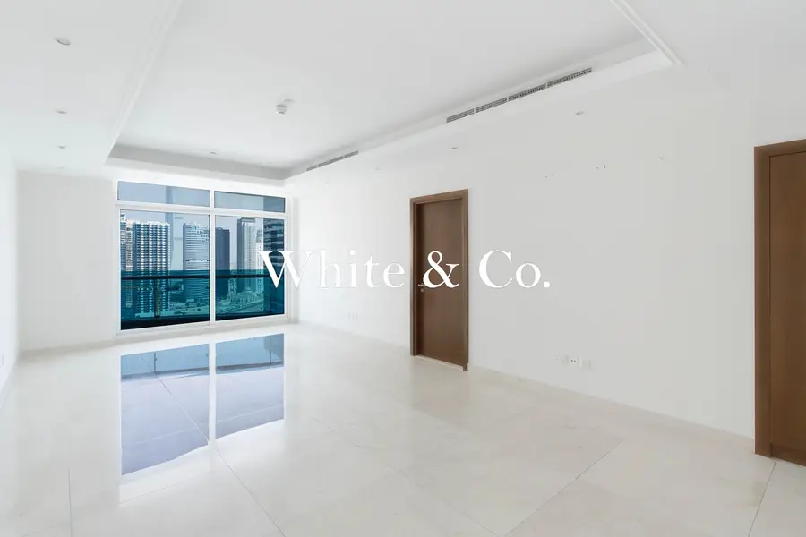 Sunset Views | Direct Marina | Vacant Now