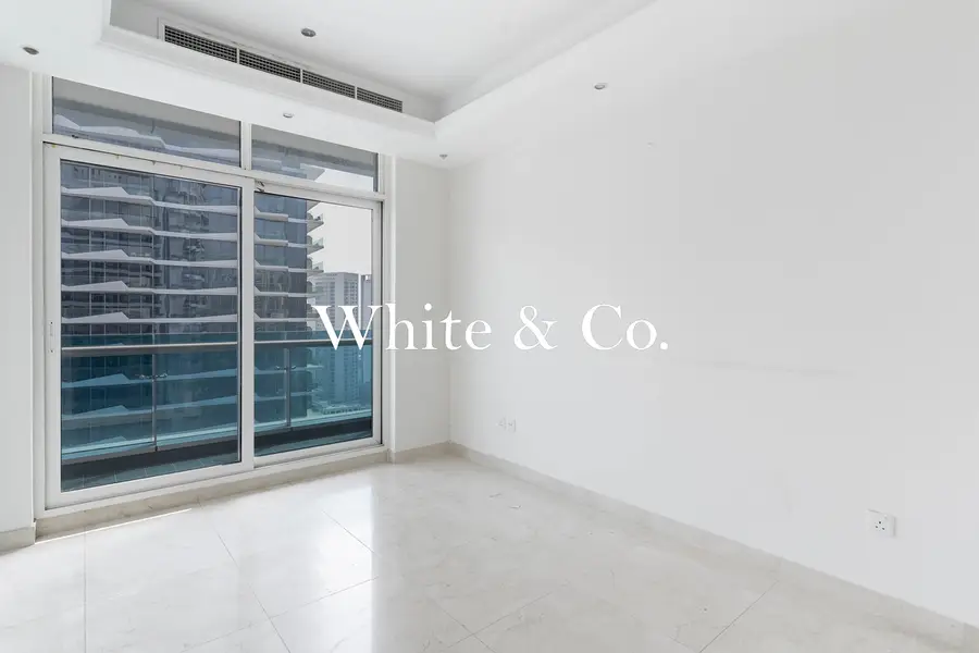 Sunset Views | Direct Marina | Vacant Now