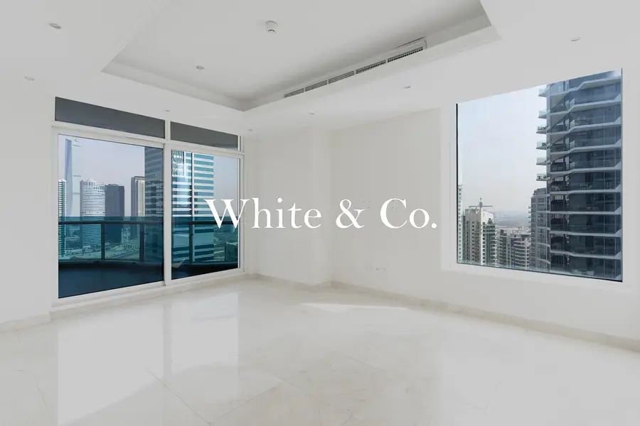 Sunset Views | Direct Marina | Vacant Now