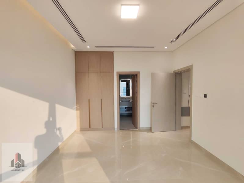 28 1000714652. jpg