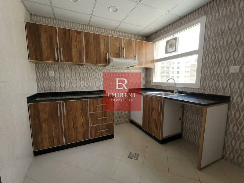 3 kitchen. jpg
