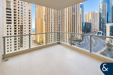 2 Bedroom Flat for Rent in Dubai Marina, Dubai - Unfurnished | Available 25 Oct | Large Layout