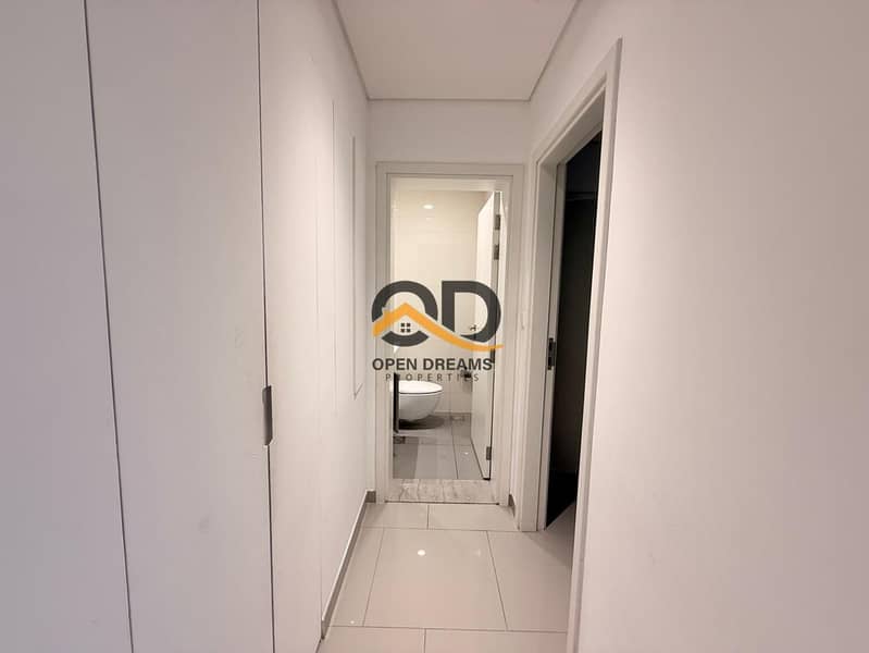 22 ab8820d0-5fd3-42cc-8f5e-fb70b198437a. jpg