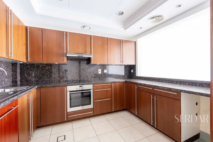 Palm View 1BR | Fairmont South | Spacious Layout