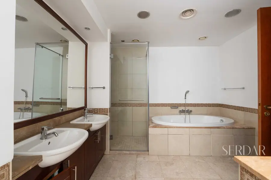 Palm View 1BR | Fairmont South | Spacious Layout