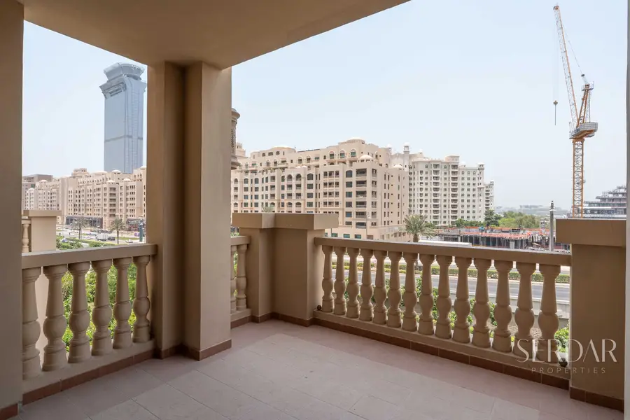 Palm View 1BR | Fairmont South | Spacious Layout