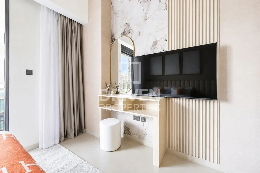 Burj Khalifa View | Modern Luxury Apartment