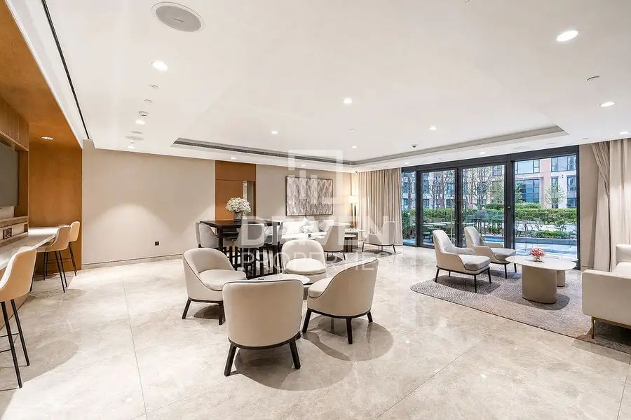 Burj Khalifa View | Modern Luxury Apartment