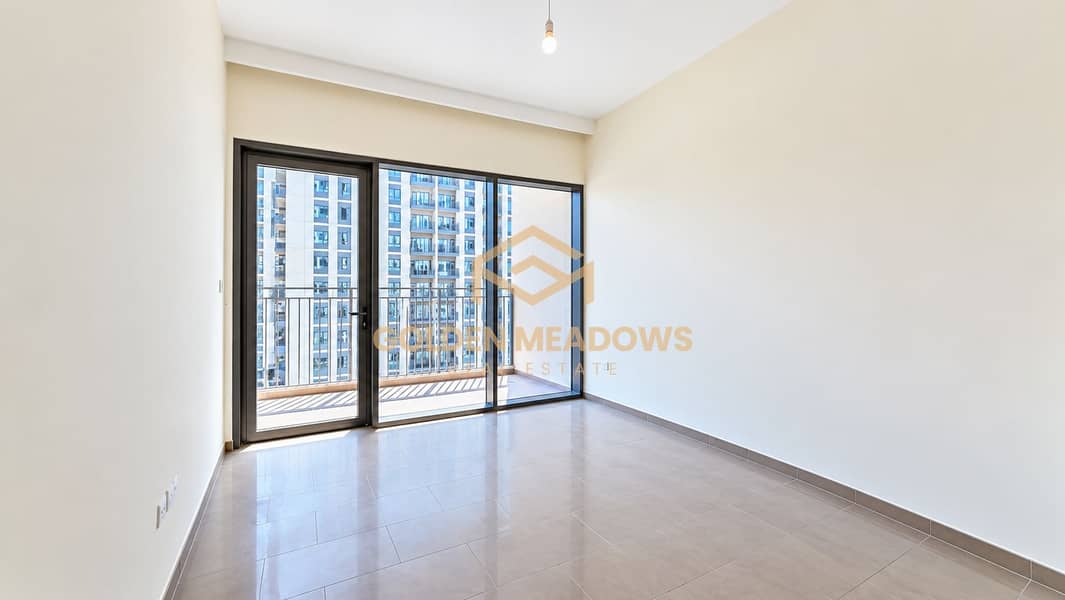 4 Sunlit Empty Apartment With Balcony View. png