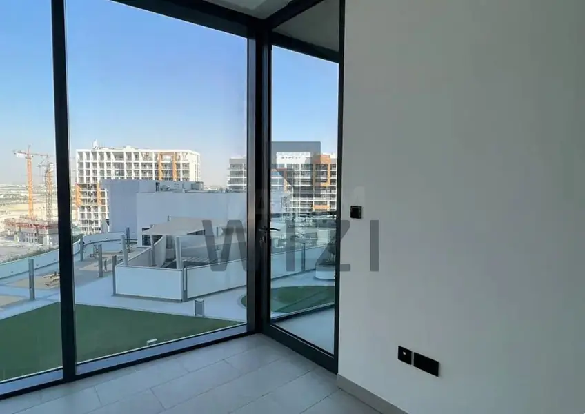 Unfurnished | Mid Floor | Community View