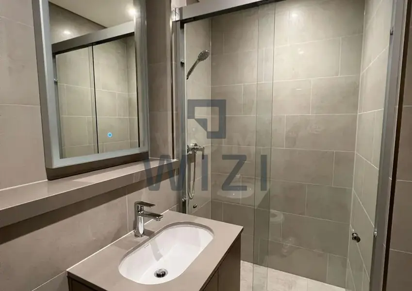 Unfurnished | Mid Floor | Community View
