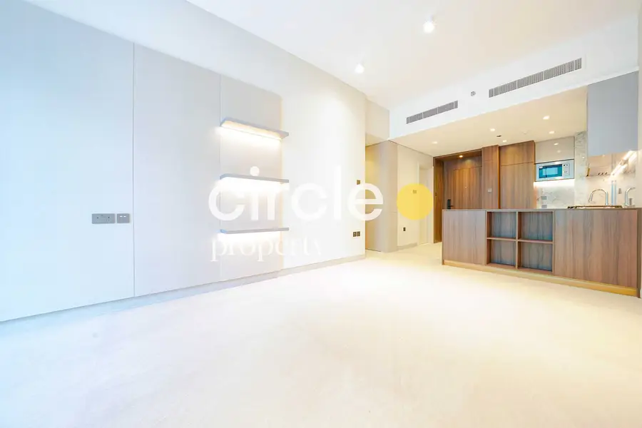 Modern 1BR Apartment | BRAND NEW | Near Park