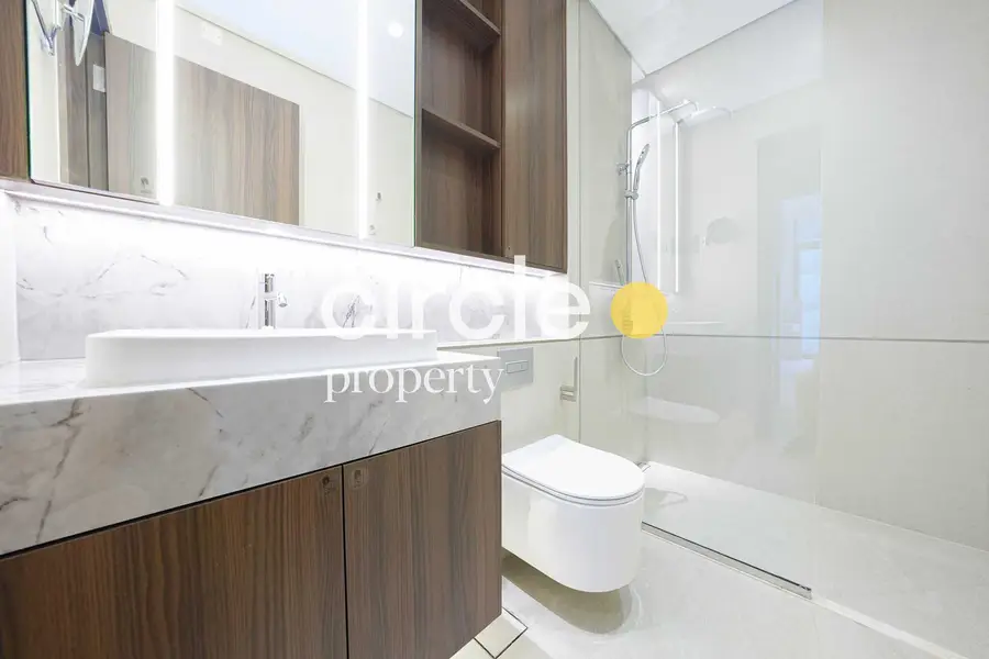 Modern 1BR Apartment | BRAND NEW | Near Park