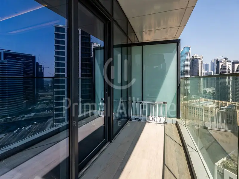 Burj View | Mid Floor | Great Location