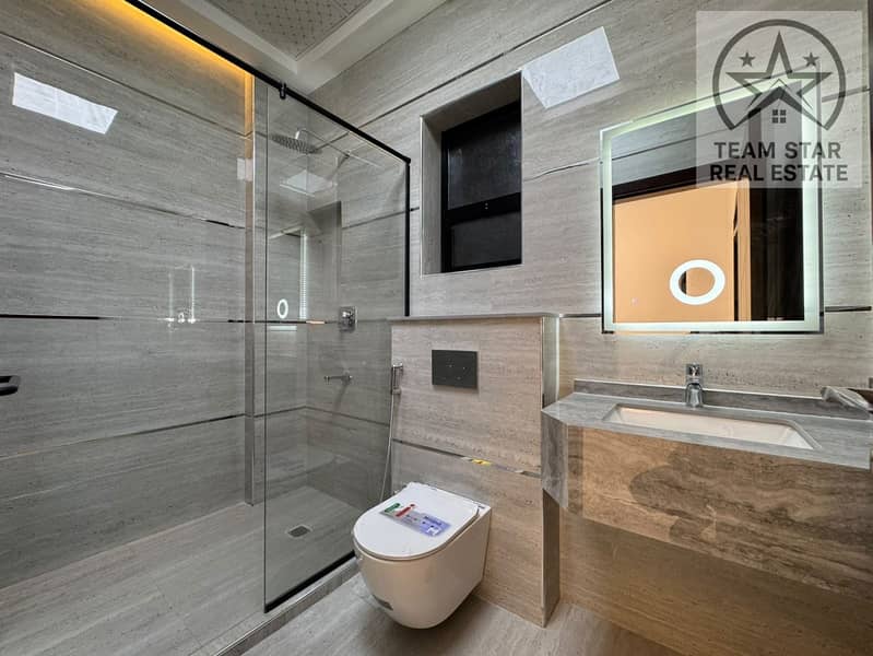 10 074dd0b5-2cec-4ef4-a72a-3e25baff5b4b. jpg