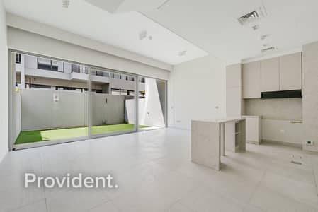 3 Schlafzimmer Townhouse zum Miete in Mohammed Bin Rashid City (MBR City), Dubai - Reihenhaus in Mohammed Bin Rashid City (MBR City),District 7,MAG City,MAG Eye Townhouses, 3 schlafzimmer, 170000 AED - 16736066 3 Schlafzimmer Townhouse zum Miete in Mohammed Bin Rashid City (MBR City), Dubai - Reihenhaus in Mohammed Bin Rashid City (MBR City),District 7,MAG City,MAG Eye Townhouses, 3 schlafzimmer, 170000 AED - 16736066