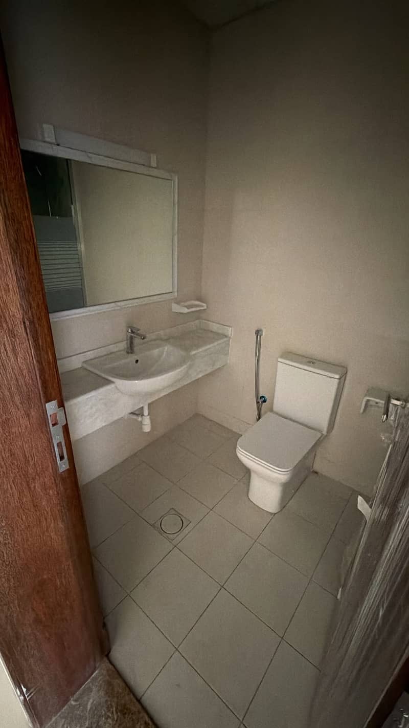 12 1000374148. jpg