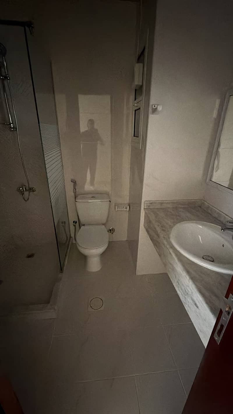 12 1000374189. jpg